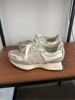New Balance 327 - Women’s 7